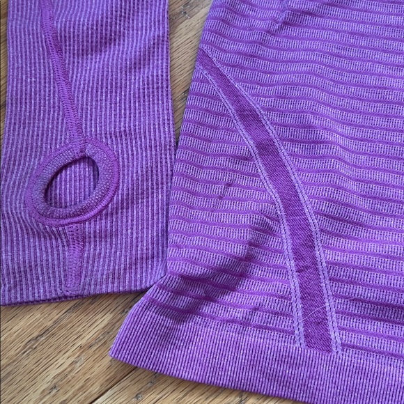Lululemon Long Sleeve Grape Performance Toow/ Stripes; Thumbholes Stretchy XS - Picture 11 of 11